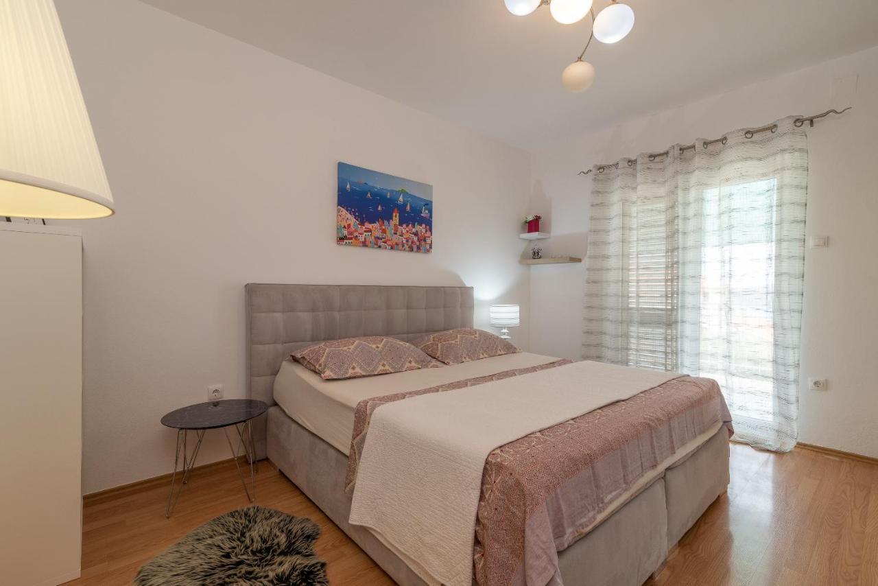 Apartments Fani Trogir Exterior photo